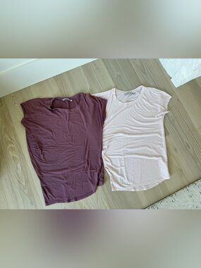 Athleta Short Sleeve asymmetrical Tee Duo in Plum and Blush